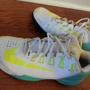 Tennis players size 9 Nike